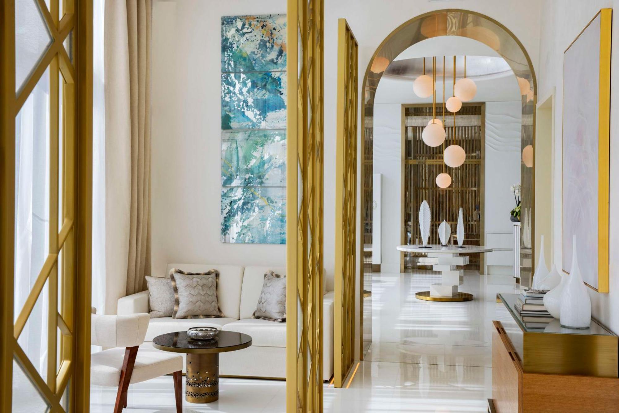 Waldorf Astoria Doha Lusail 外观 照片 The interior of a suite at the hotel