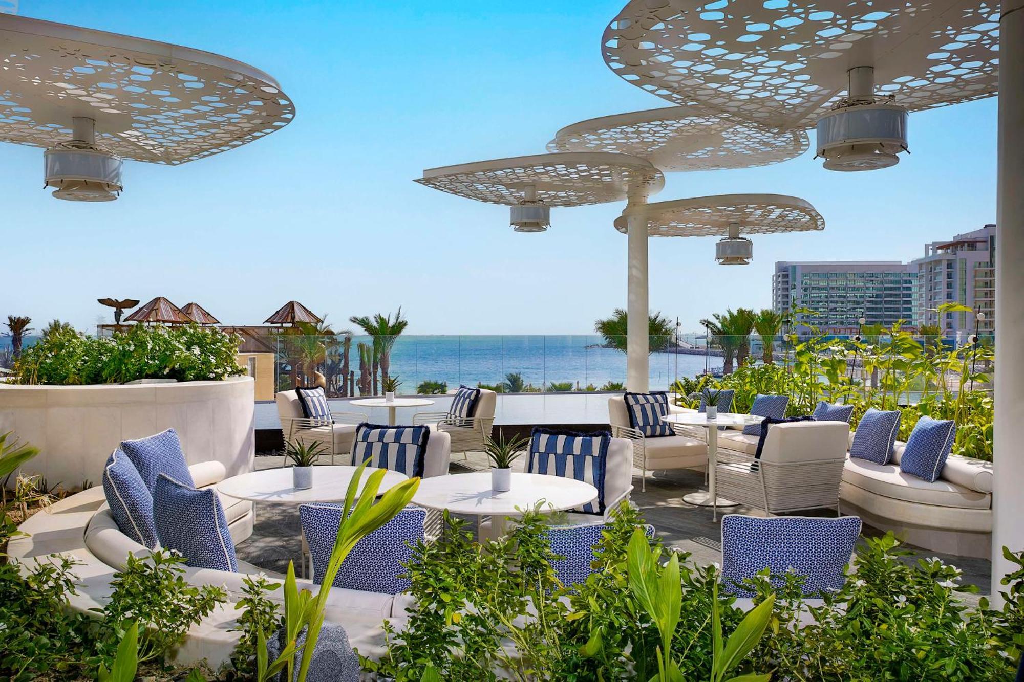 Waldorf Astoria Doha Lusail 外观 照片 The rooftop bar at the Hilton Tel Aviv