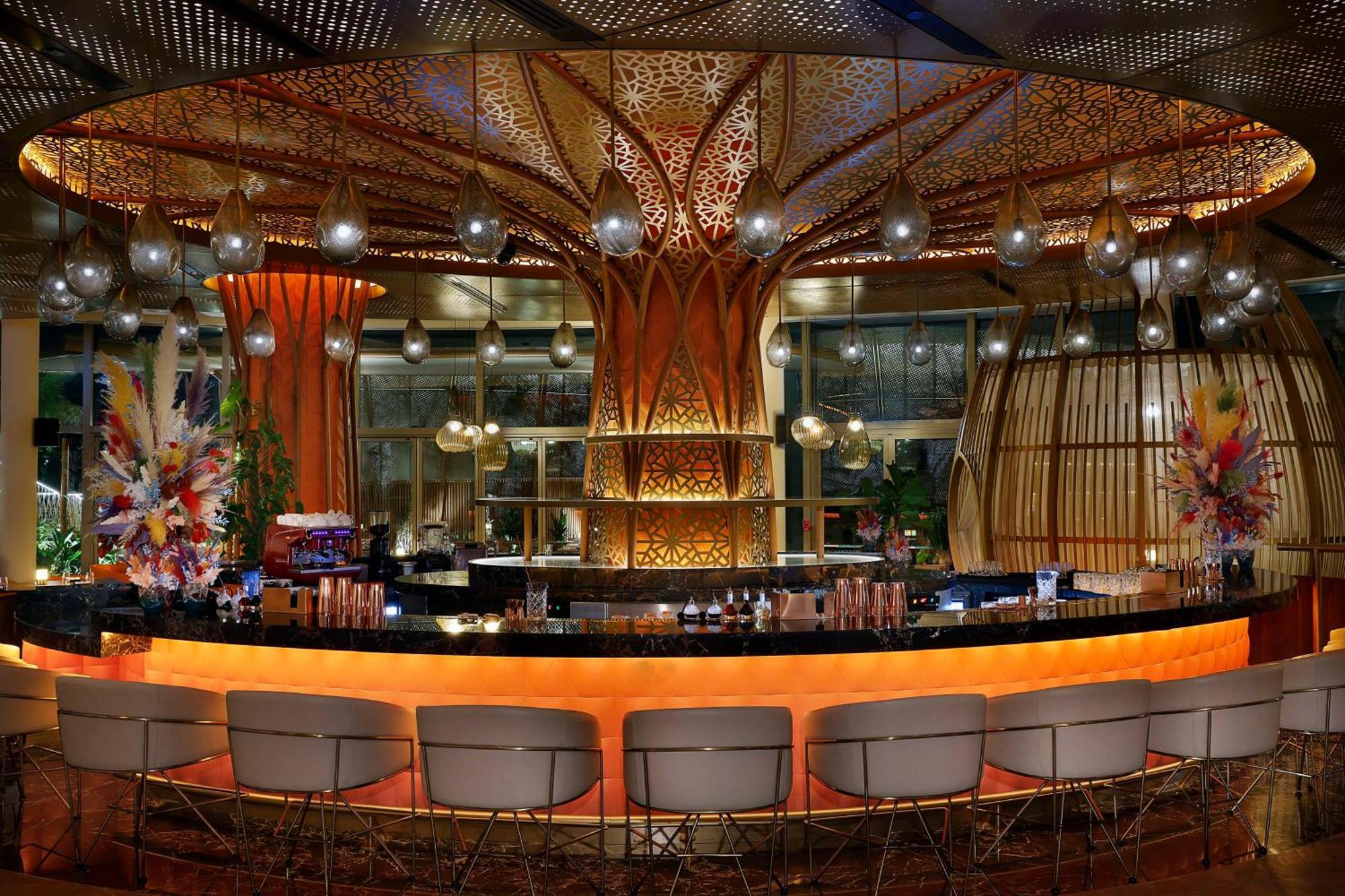 Waldorf Astoria Doha Lusail 外观 照片 The bar at the lobby