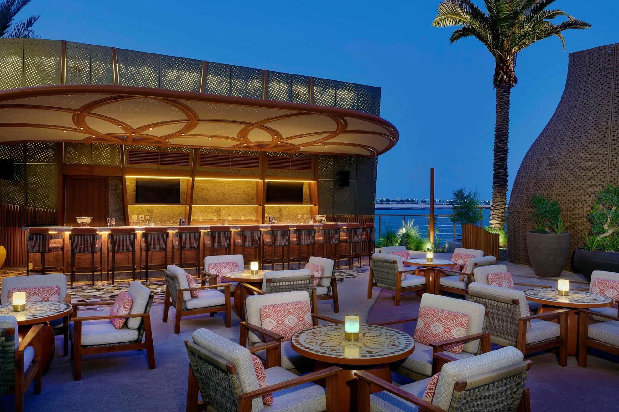Waldorf Astoria Doha Lusail 外观 照片 The Bar