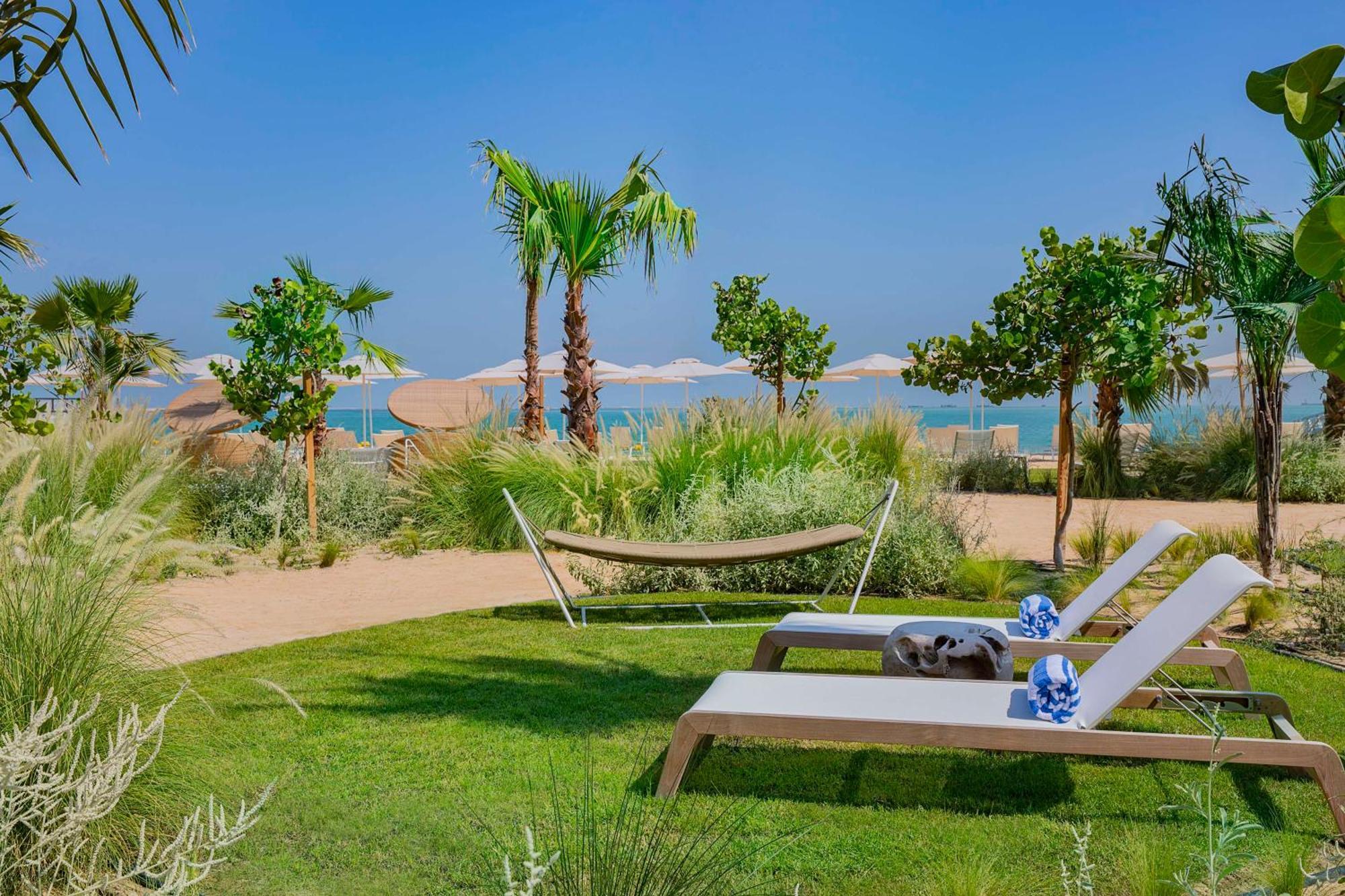 Waldorf Astoria Doha Lusail 外观 照片 The beach at the resort