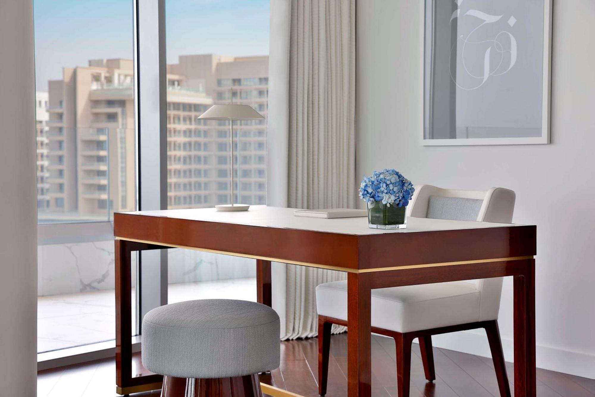 Waldorf Astoria Doha Lusail 外观 照片 A dining room at the Ritz-Carlton, Tel Aviv